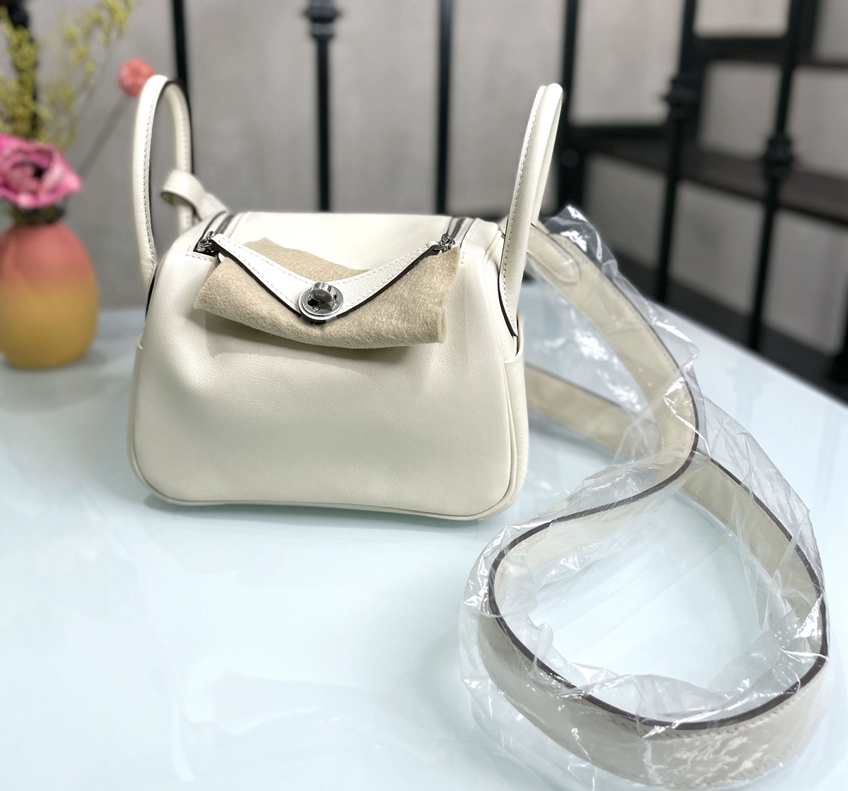 Mini Lindy CKI2 奶油白銀扣 swift皮